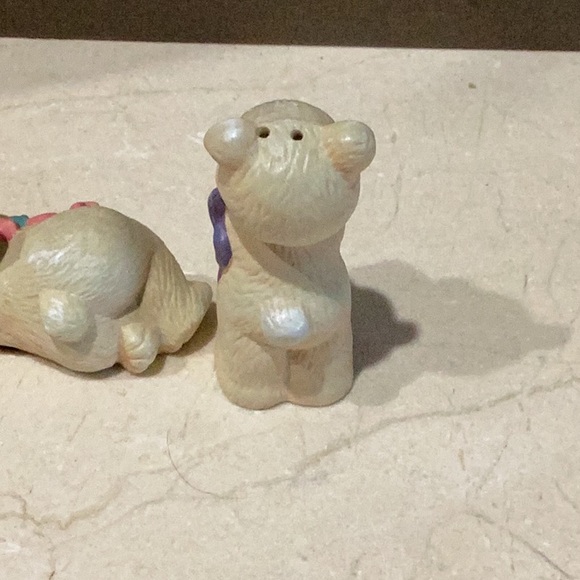 Artistic Gifts Thailand Teddy Bear Salt & Pepper shakers - Picture 4 of 5
